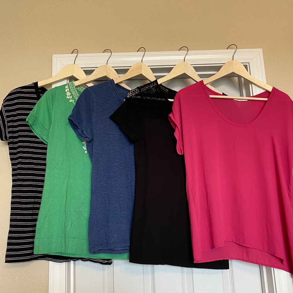 Women’s Size Medium Lot of Shirts